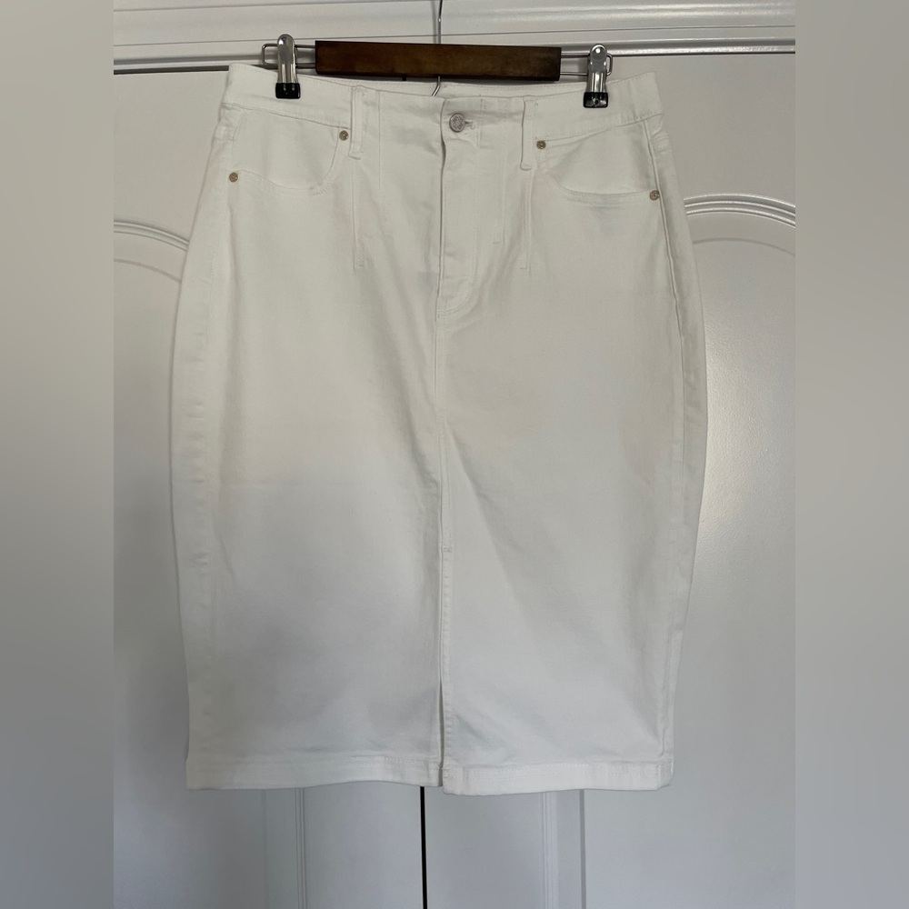 White House Black Market White Pencil Skirt NWT